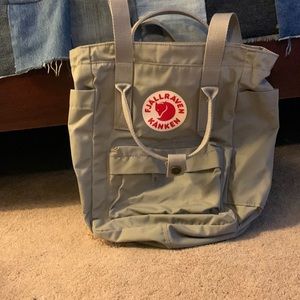 Light gray medium Fjallraven bag